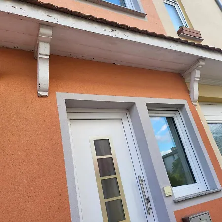 Modernes Behagliches Haus Mit Kamin, Terrasse Und Garten Nyaraló Magdeburg