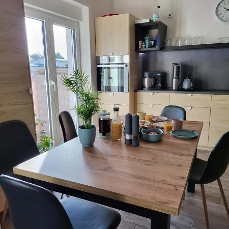 Дом отдыха Modernes Behagliches Haus Mit Kamin, Terrasse Und Garten *