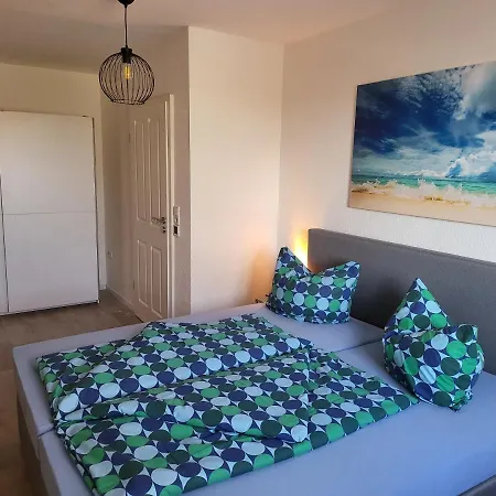 Modernes Behagliches Haus Mit Kamin, Terrasse Und Garten Dom wakacyjny Magdeburg