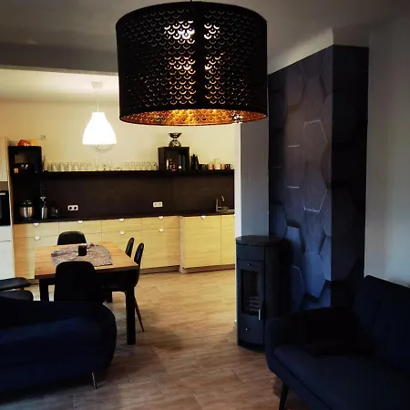 Modernes Behagliches Haus Mit Kamin, Terrasse Und Garten Dom wakacyjny Magdeburg