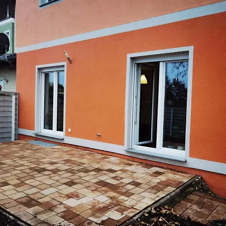 Modernes Behagliches Haus Mit Kamin, Terrasse Und Garten Dom wakacyjny Magdeburg