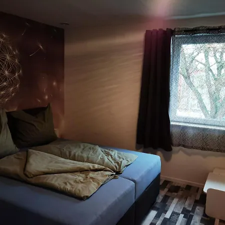 Modernes Behagliches Haus Mit Kamin, Terrasse Und Garten Магдебург