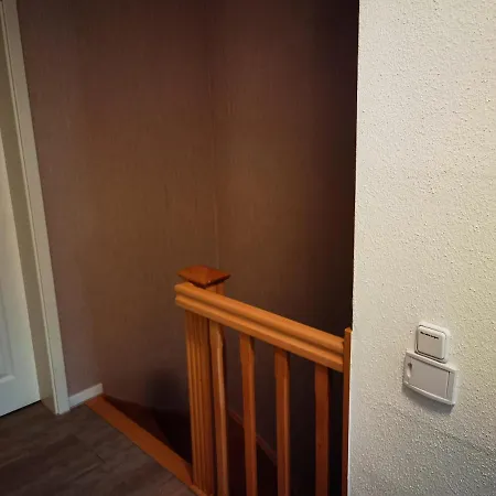 Vakantiehuis Modernes Behagliches Haus Mit Kamin, Terrasse Und Garten