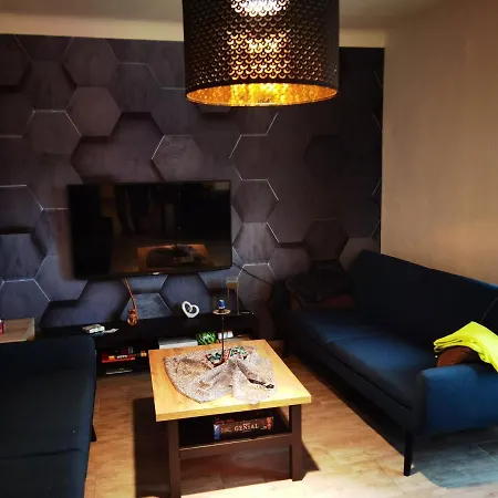 Modernes Behagliches Haus Mit Kamin, Terrasse Und Garten Dom wakacyjny Magdeburg