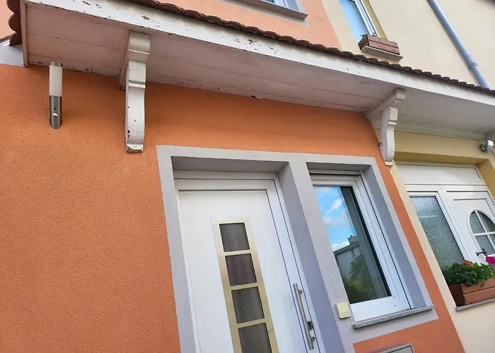 Modernes Behagliches Haus Mit Kamin, Terrasse Und Garten 펜션 마그데부르크