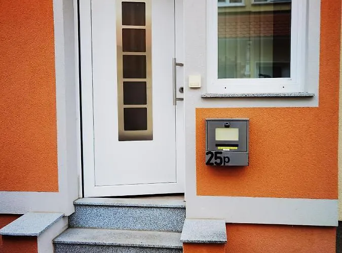 Modernes Behagliches Haus Mit Kamin, Terrasse Und Garten 펜션 마그데부르크