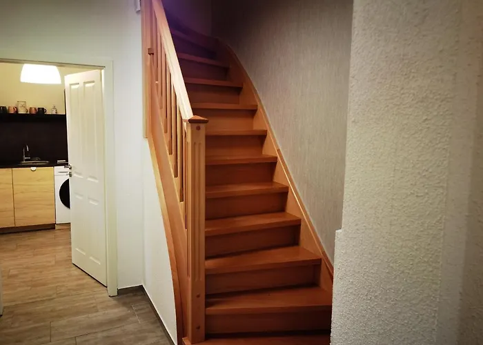 펜션 Modernes Behagliches Haus Mit Kamin, Terrasse Und Garten *