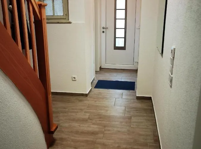 Modernes Behagliches Haus Mit Kamin, Terrasse Und Garten Дом отдыха