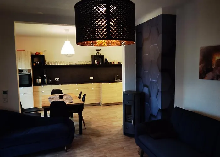 Modernes Behagliches Haus Mit Kamin, Terrasse Und Garten 펜션 마그데부르크