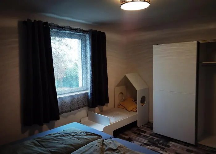 Dom wakacyjny Modernes Behagliches Haus Mit Kamin, Terrasse Und Garten Magdeburg