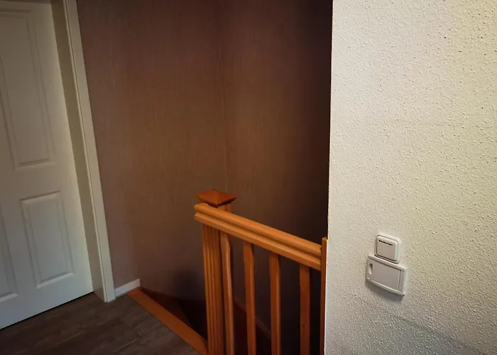 Dom wakacyjny Modernes Behagliches Haus Mit Kamin, Terrasse Und Garten